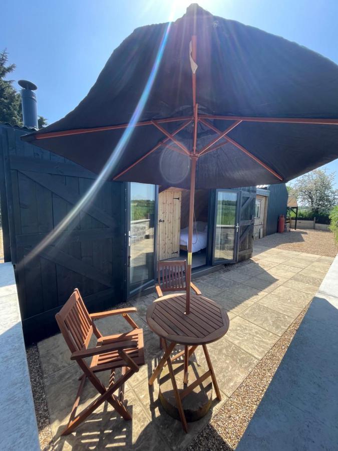 Henny Riverside Glamping Sudbury  Exteriér fotografie